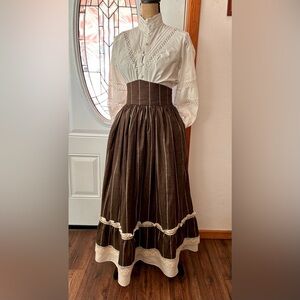 Victorian Lolita high waisted skirt. Brown/white stripes, pockets 33/36 waist